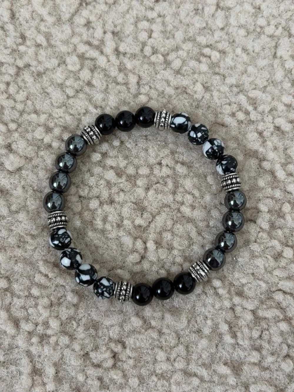 Men's Black & White Beaded Stretch Bracelet with Silver Accents